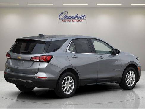 Used 2023 Chevrolet Equinox LT w/ Driver Convenience Package image 4