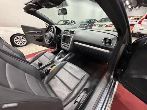 Used 2013 Volkswagen Eos Komfort FWD image 36