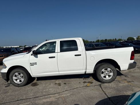 Used 2022 RAM 1500 Classic SLT w/ Electronics Group AWD/4WD image 9