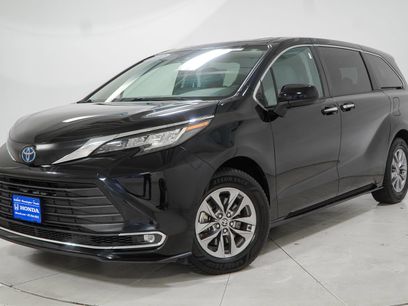 Used 2022 Toyota Sienna XLE
