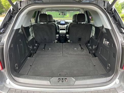 Used 2023 Ford Explorer XLT w/ Equipment Group 202A AWD/4WD image 29