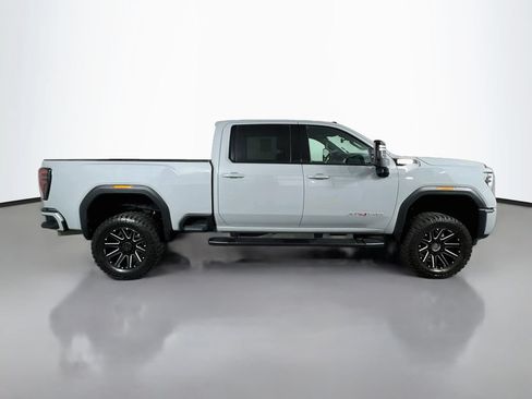 Used 2024 GMC Sierra 2500 AT4 w/ Technology Package AWD/4WD image 5