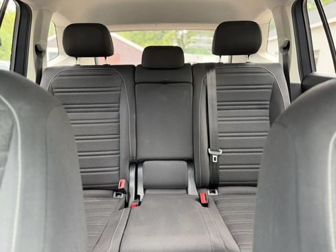 Used 2022 Volkswagen Tiguan S AWD/4WD image 32