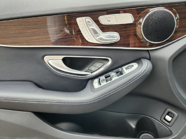 Used 2018 Mercedes-Benz C 300 4MATIC Sedan image 23