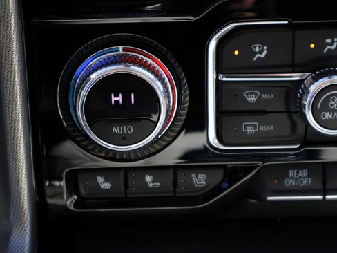 Used 2021 GMC Yukon Denali w/ Denali Premium Package image 37