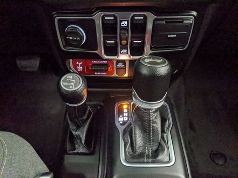 Used 2024 Jeep Wrangler Unlimited Sport AWD/4WD image 9