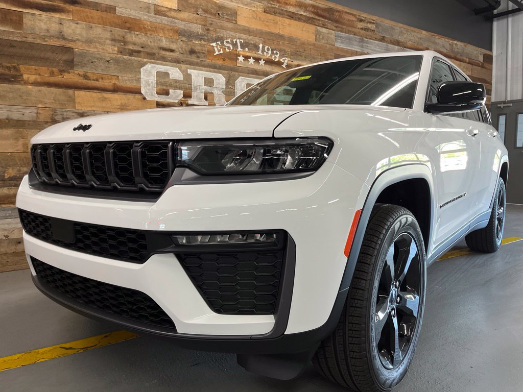 New 2026 Jeep Grand Cherokee Limited w/ Limited Altitude Package AWD/4WD image 9