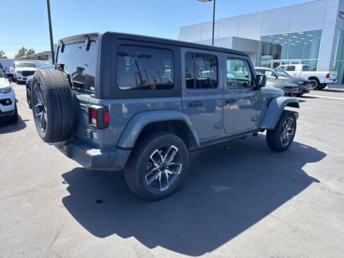 Used 2024 Jeep Wrangler Unlimited AWD/4WD image 7