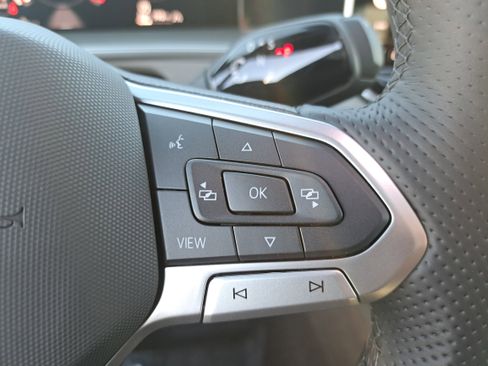New 2026 Volkswagen Tiguan SE R-Line AWD/4WD image 18