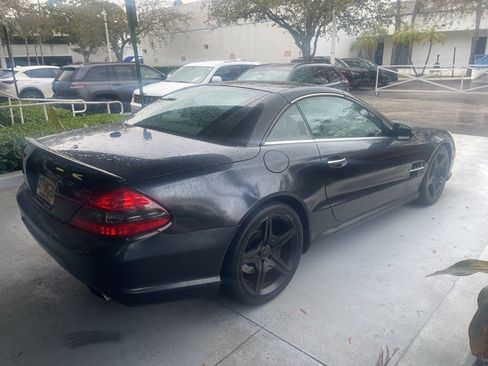 Used 2011 Mercedes-Benz SL 550 image 3