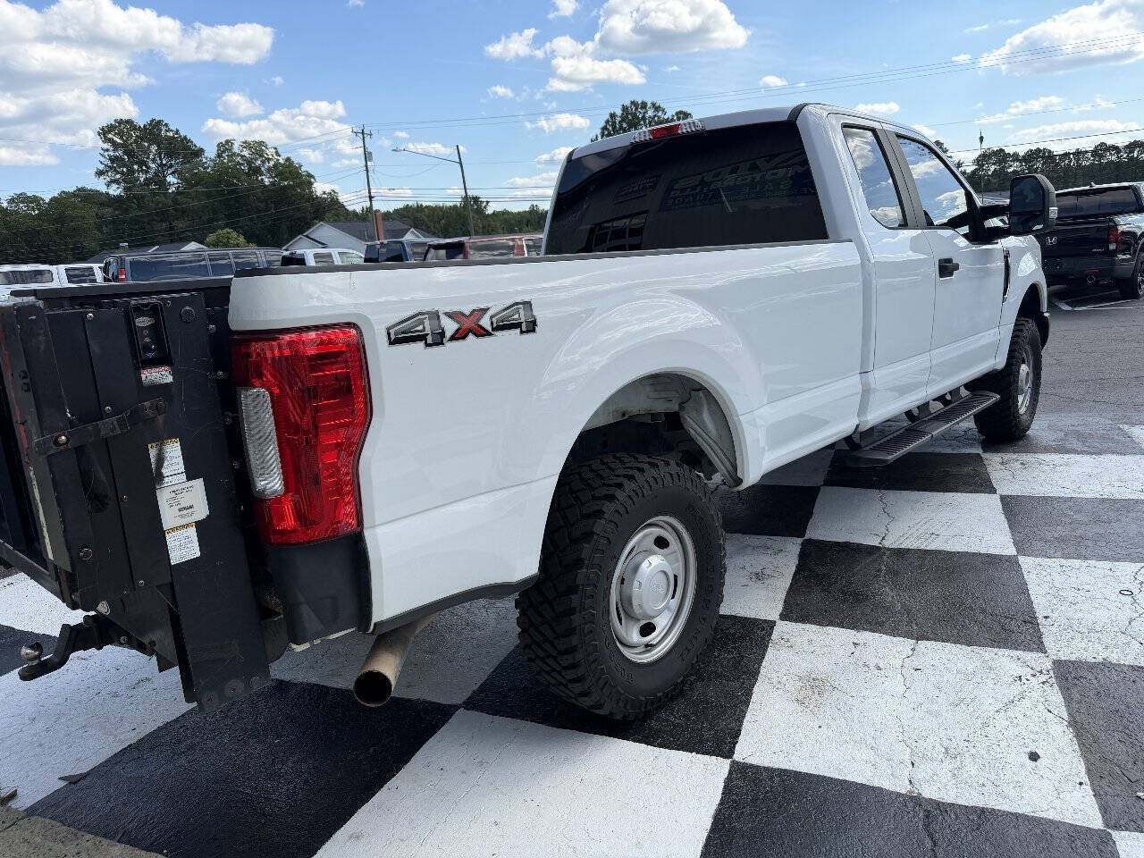 Used 2017 Ford F250 XL w/ Power Equipment Group AWD/4WD image 6