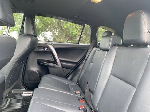 Used 2018 Toyota RAV4 SE w/ Power Extra Value Package FWD image 13