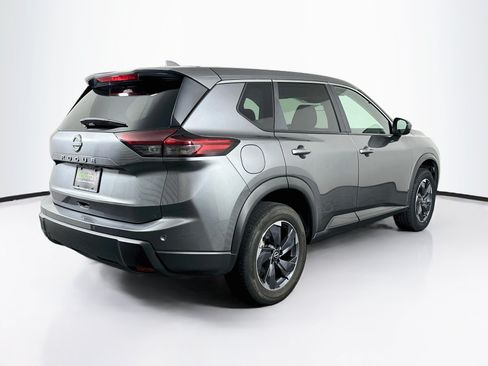 Used 2026 Nissan Rogue SV FWD image 9