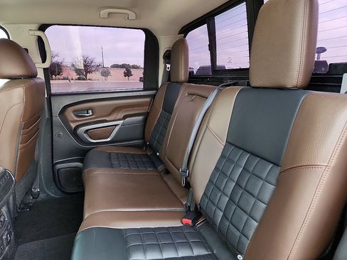 Used 2017 Nissan Titan Platinum Reserve RWD image 5