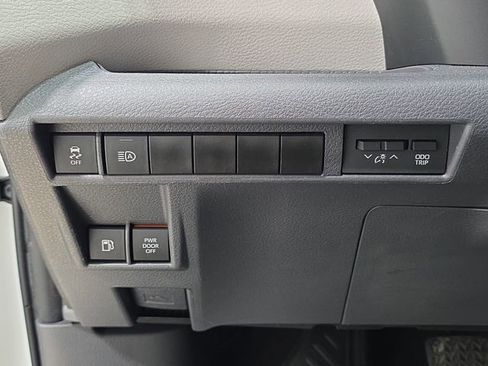 Certified 2023 Toyota Sienna XLE image 21