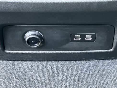 Used 2025 BMW X7 xDrive40i w/ Parking Assistance Package image 22