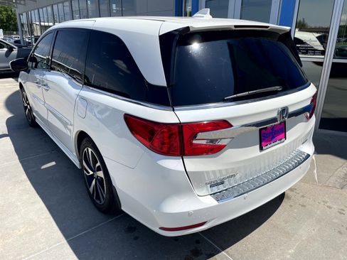 Used 2018 Honda Odyssey Elite image 2