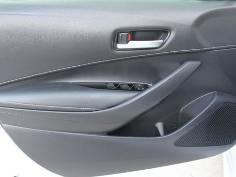 Used 2021 Toyota Corolla SE FWD image 12