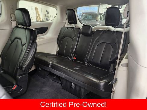 Used 2024 Chrysler Pacifica Touring-L image 26