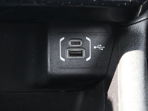 Used 2025 Jeep Compass Latitude w/ Sun & Sound Group AWD/4WD image 23