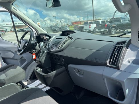 Used 2018 Ford Transit 150 XLT image 12