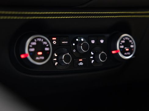 Used 2018 Ferrari 488 GTB RWD image 45