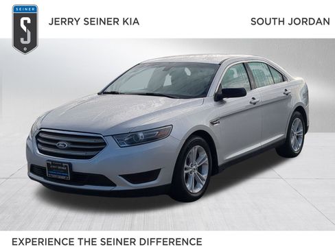 Used 2015 Ford Taurus SE image 1