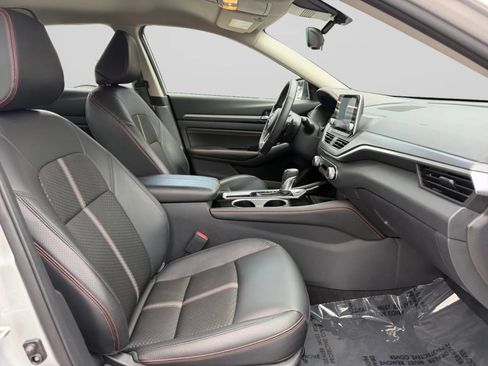 Used 2023 Nissan Altima 2.5 SR FWD image 34