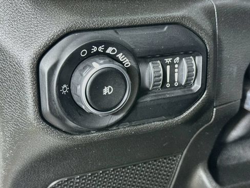 Used 2018 Jeep Wrangler Unlimited Sport S AWD/4WD image 12