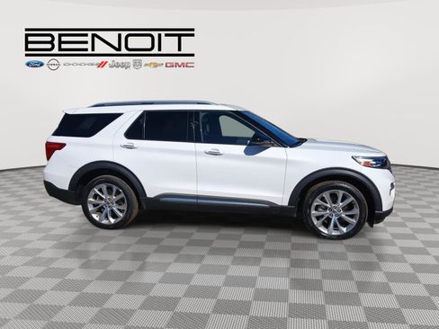 Used 2022 Ford Explorer Platinum w/ Technology Package image 4