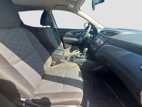 Used 2017 Nissan Rogue Sport SV image 31