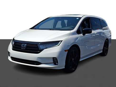 Used 2024 Honda Odyssey Sport image 3