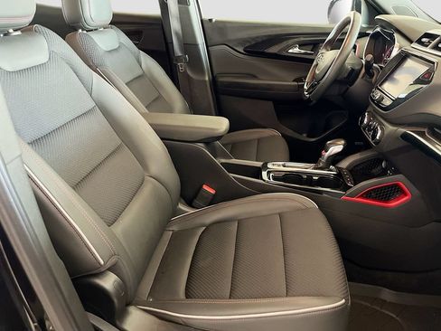 Used 2021 Chevrolet TrailBlazer RS w/ Technology Package FWD image 29