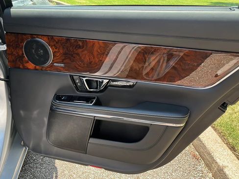Used 2019 Jaguar XJ AWD image 25