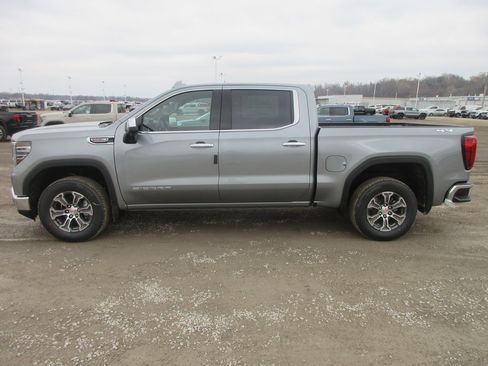 New 2026 GMC Sierra 1500 SLT w/ SLT Convenience Package image 8