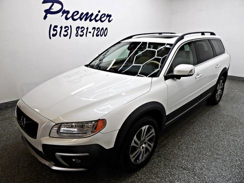 Used 2015 Volvo XC70 T5 Premier Plus image 1