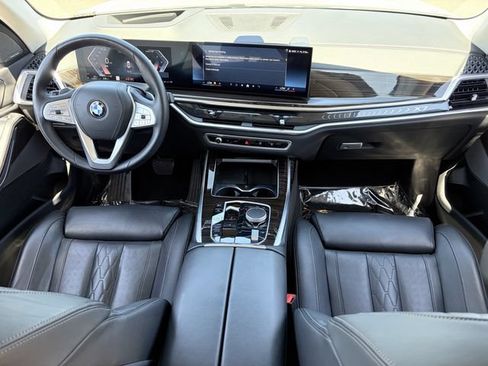 Used 2026 BMW X7 xDrive40i AWD/4WD image 16