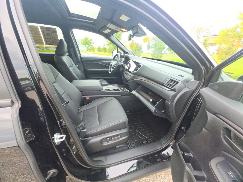 Certified 2024 Honda Passport EX-L image 34