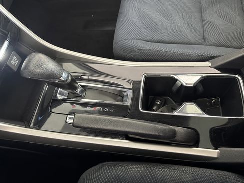 Used 2017 Honda Accord EX image 37