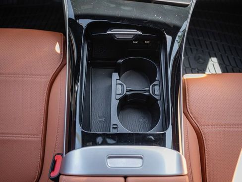 Certified 2025 Mercedes-Benz C 300 4MATIC Sedan image 22