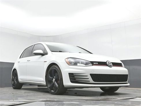 Used 2017 Volkswagen GTI S image 40