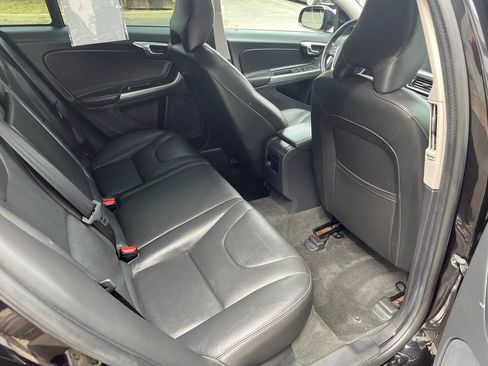 Used 2018 Volvo V60 T5 Cross Country w/ Convenience Package image 25