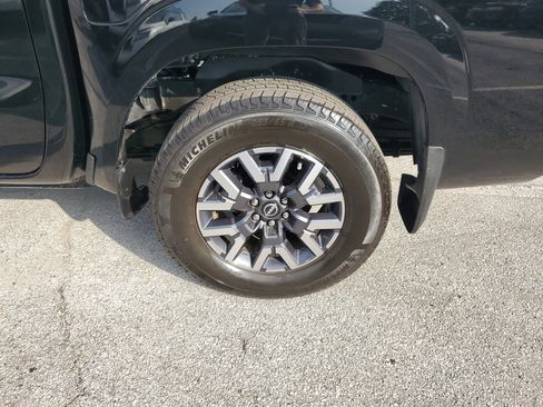 Certified 2024 Nissan Frontier SL w/ Technology Package image 7