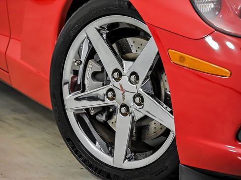 Used 2007 Chevrolet Corvette Coupe w/ Preferred Equipment Group RWD image 4
