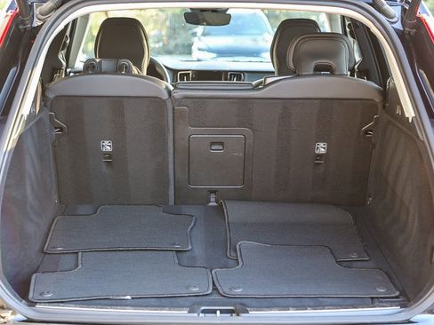 Used 2025 Volvo XC60 B5 Plus image 26