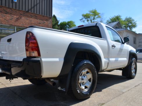 Used 2012 Toyota Tacoma 4x4 Regular Cab image 3