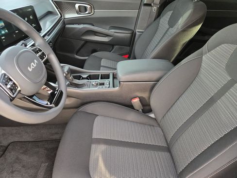 New 2025 Kia Sorento LX FWD image 10