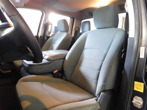 Used 2016 RAM 1500 Express AWD/4WD image 10