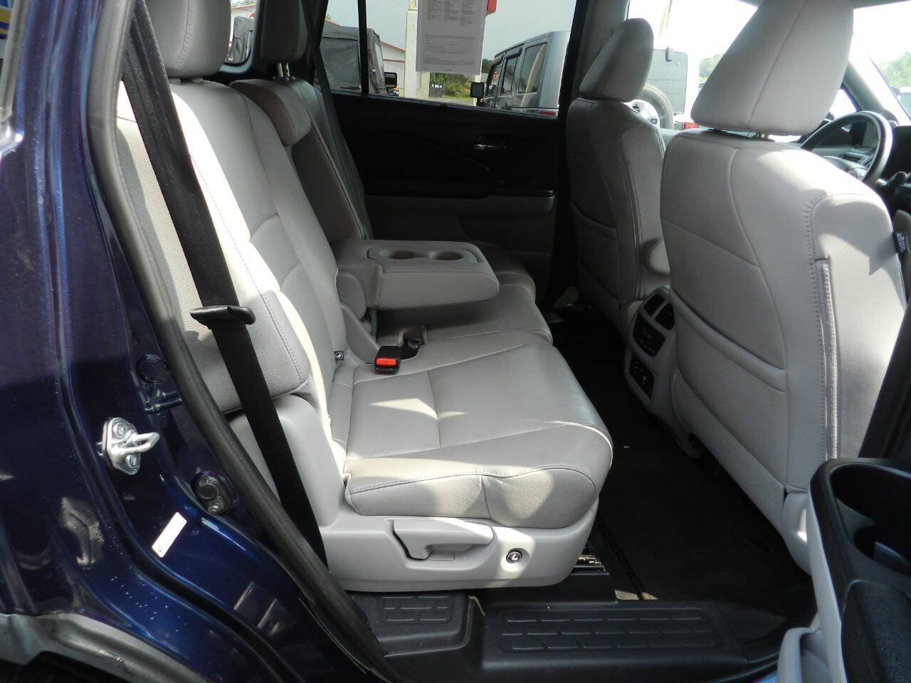 Used 2016 Honda Pilot Touring image 13