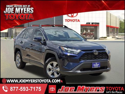Used 2025 Toyota RAV4 XLE w/ Convenience Package FWD image 1